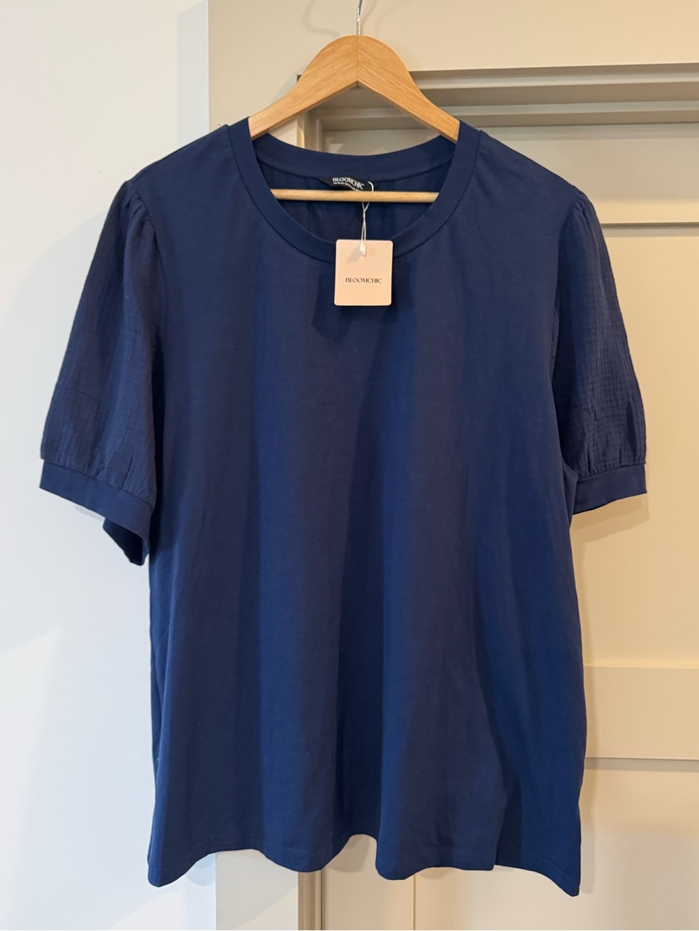 BloomChic Navy Short-Sleeve Round Neck Men’s Shirt